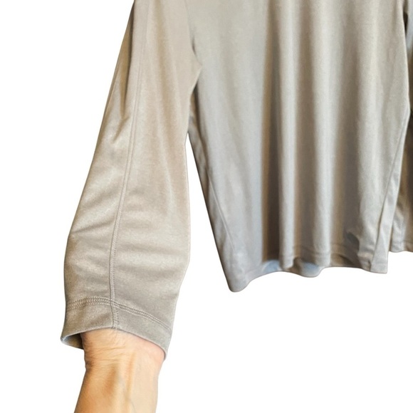 The North Face Men’s Solid Color-Crew Neck-Pullover- Size Small - Picture 7 of 10